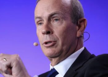 «Estamos tratando de aguantar»: CEO de Chevron revela que no hay conversaciones con el equipo del presidente electo Donald Trump sobre Venezuela